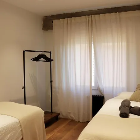 Atico Industrial Centrico, Reformado, Air-acond, Netflix, Wifi Apartment *