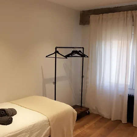 Atico Industrial Centrico, Reformado, Air-acond, Netflix, Wifi * Salamanca