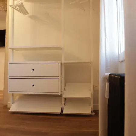Apartment Atico Industrial Centrico, Reformado, Air-acond, Netflix, Wifi *