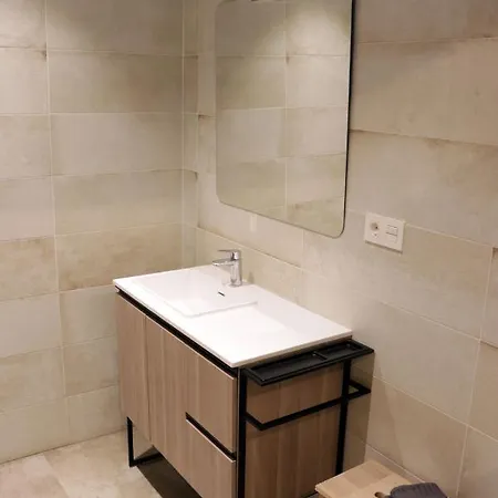 Apartment Atico Industrial Centrico, Reformado, Air-acond, Netflix, Wifi *