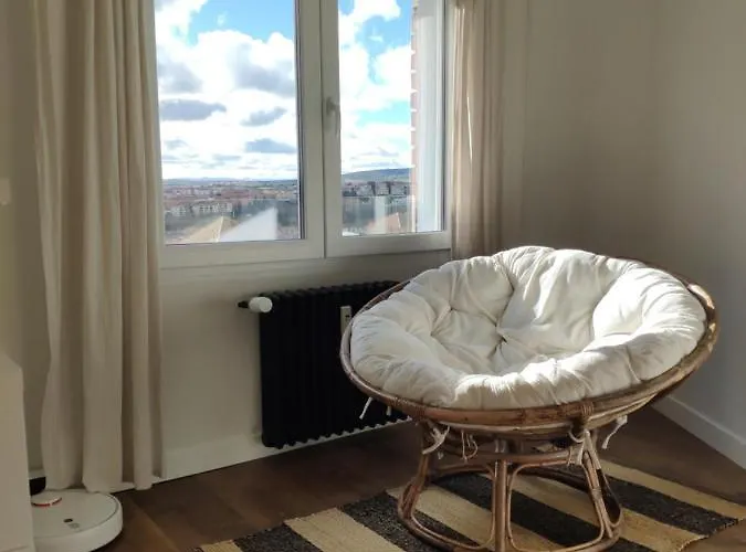 Atico Industrial Centrico, Reformado, Air-acond, Wifi * Salamanka